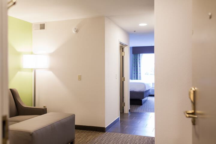 Room 11 of 31