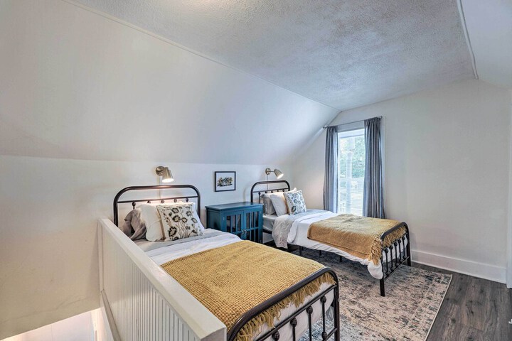 Pet-friendly Greenville Home w / Private Yard
