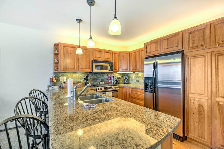 Inviting Ski-in / ski-out Condo at Jay Peak Resort!