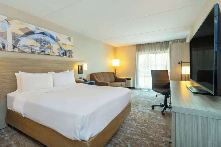 Room 53 of 70