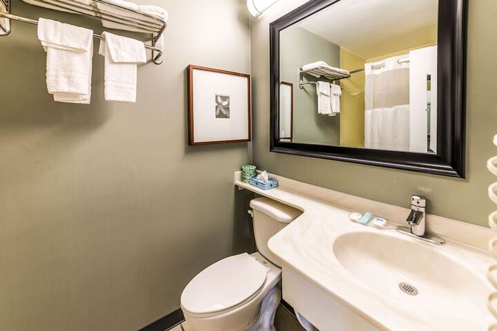 Room 14 of 22