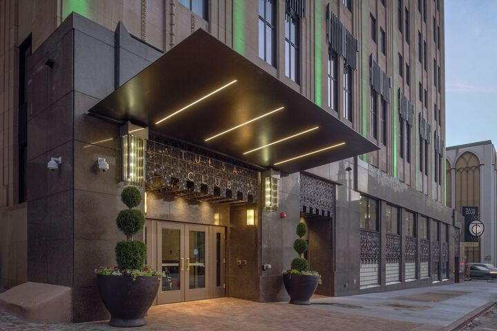 Tulsa Club Hotel Curio Collection by Hilton