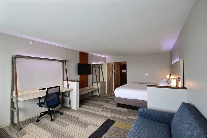 Room 36 of 51