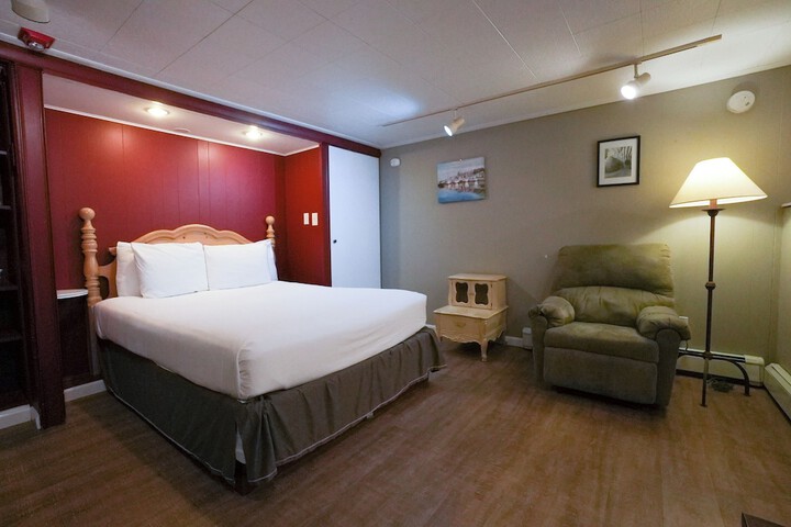 Room 16 of 25