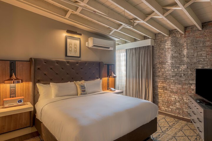 Room 21 of 44
