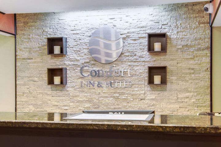 Comfort Inn & Suites Macon North I-75