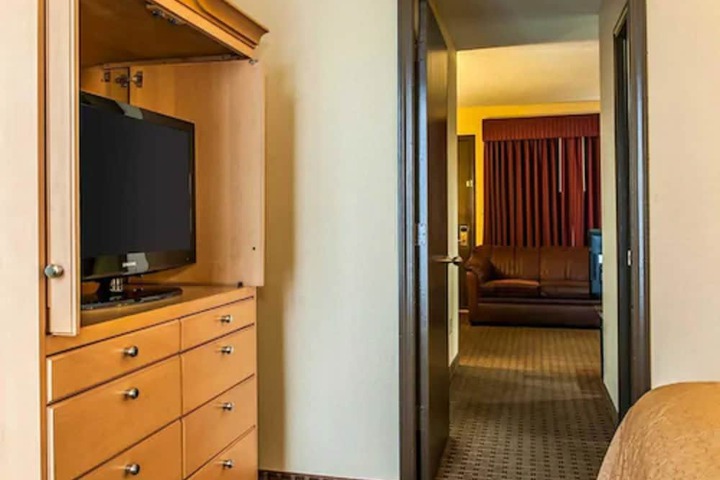Room 12 of 28
