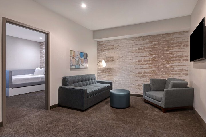 Room 27 of 56