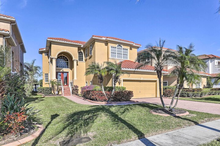 Waterfront Gem w / Pool & Dock in Apollo Beach