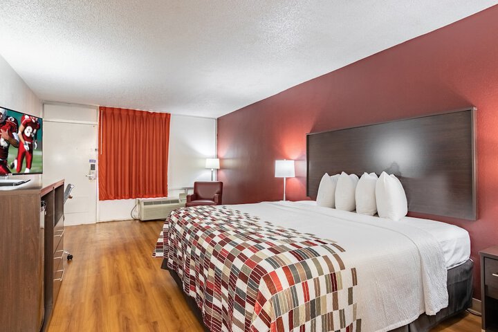 Red Roof Inn Forsyth