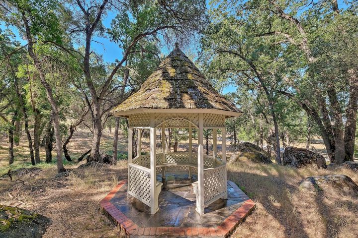 Sonora Home on 10 Resort Acres w / Shared Pool!