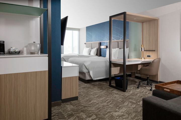 Room 18 of 28