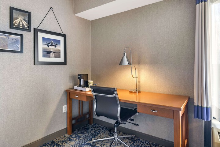 Room 12 of 27