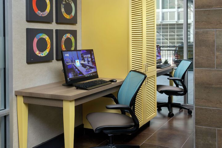 Business Center 29 of 29