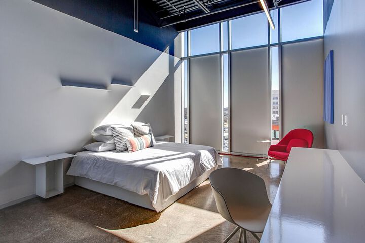 Room 25 of 46
