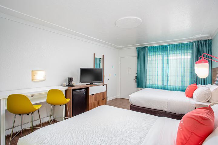 Room 52 of 95