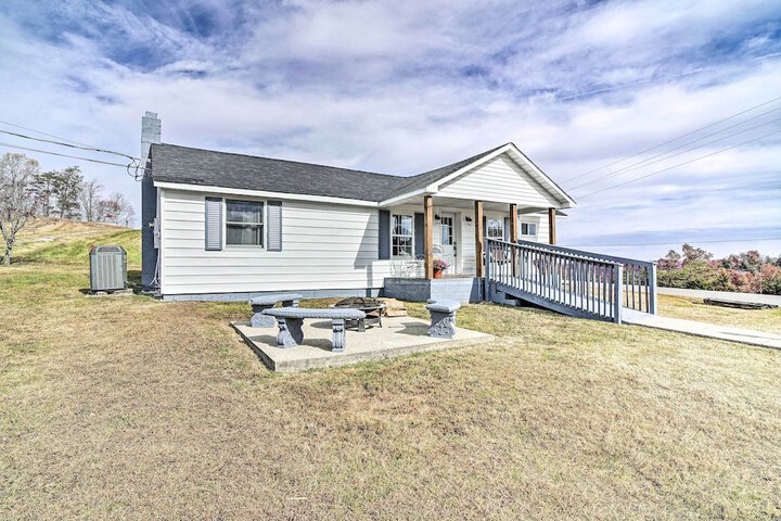 Updated Beattyville Ranch-style Home w / Yard!