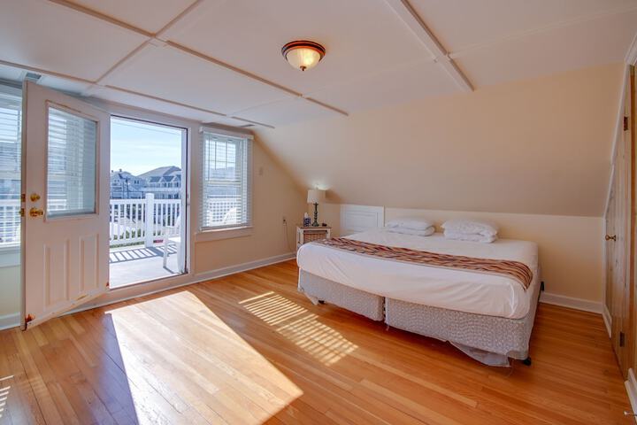 Room 98 of 167