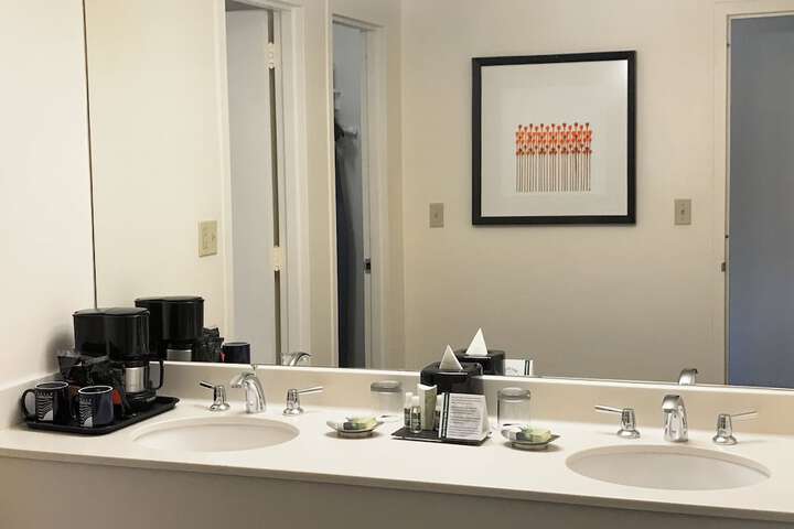 Room 73 of 108