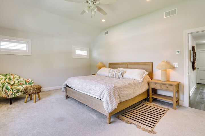 Sleek Long Branch Vacation Rental w / Pool + Patio!
