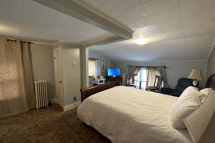 Room 49 of 61