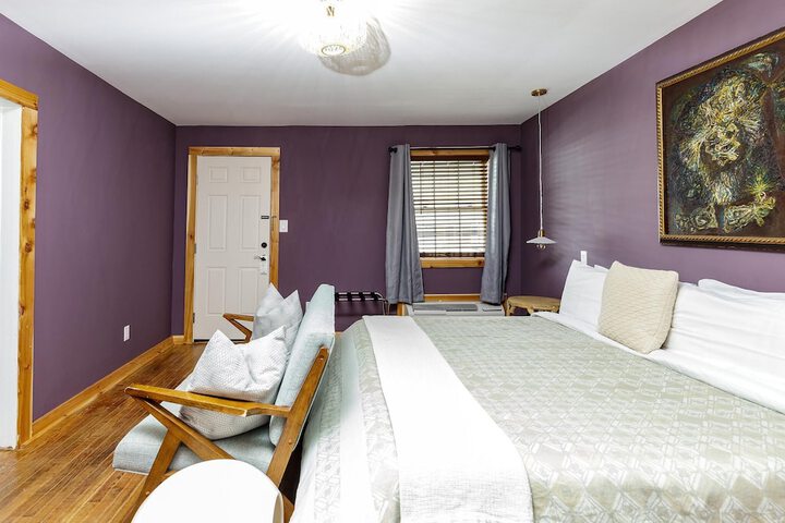 Room 61 of 80