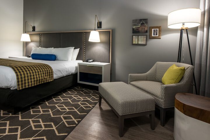 Room 33 of 52