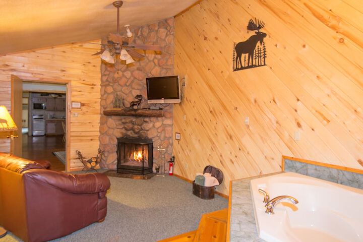 Upper Canyon Inn & Cabins