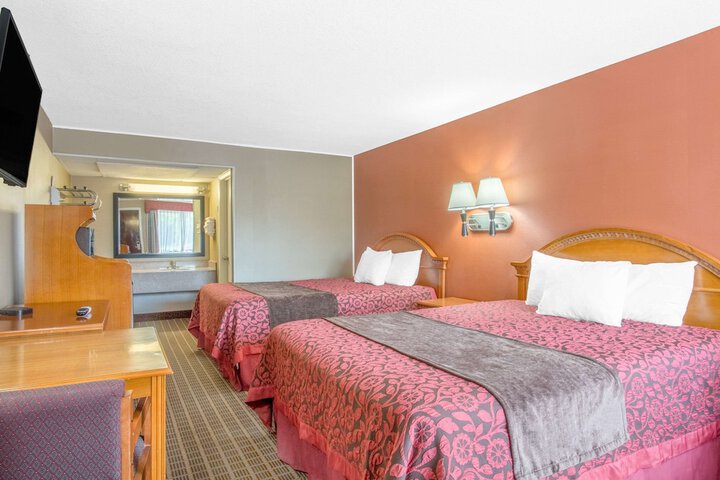 Room 8 of 19