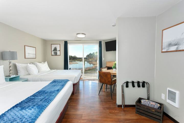 Breakwater Resort