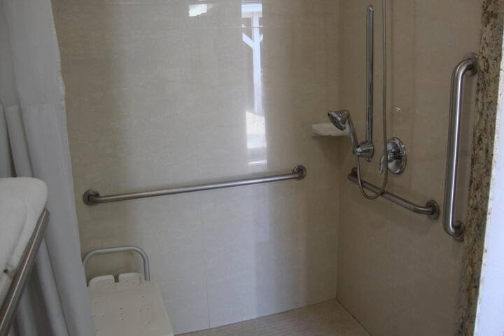 Room 16 of 21
