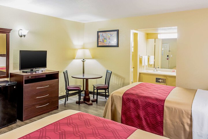 Room 9 of 31