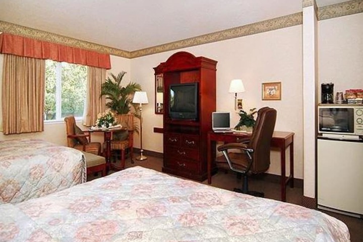 Room 11 of 25