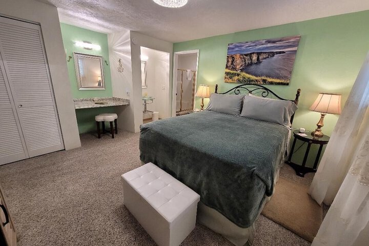 Room 34 of 59