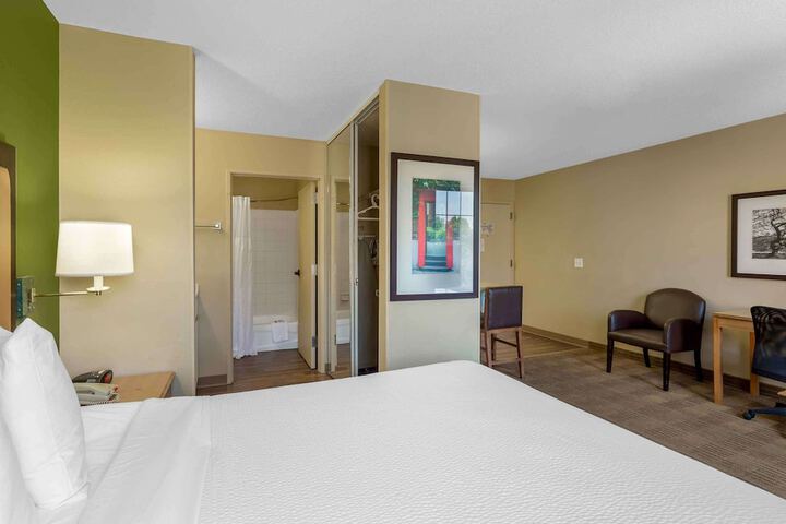 Room 30 of 47