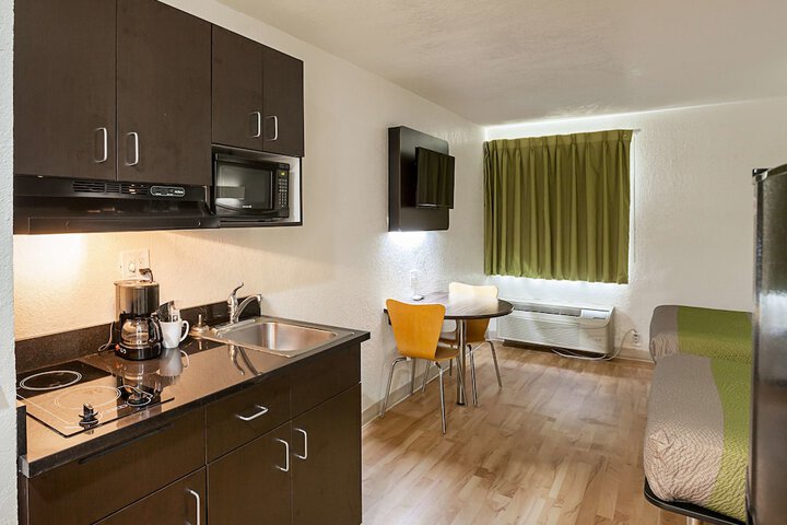Room 16 of 30