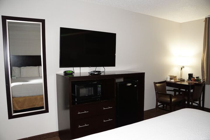 Room 9 of 17