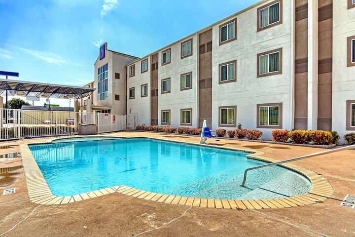 Pool 8 of 36