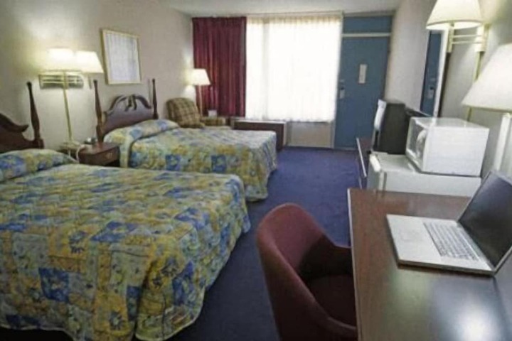 Room 5 of 11