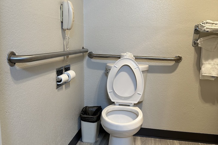Room 21 of 40