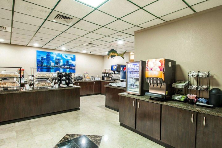 Clarion Inn & Suites Miami International Airport