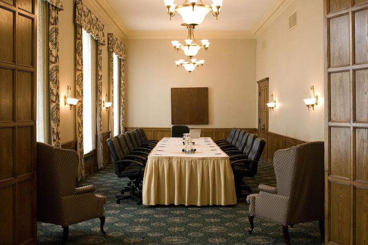 Delta Hotels by Marriott Bessborough