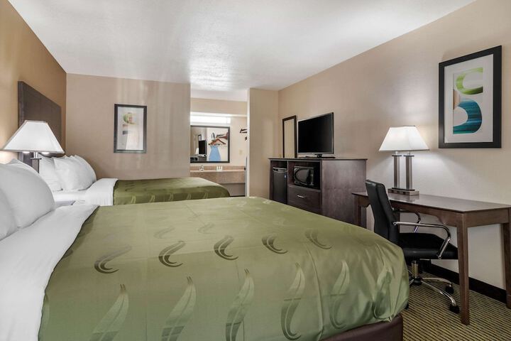 Room 10 of 25