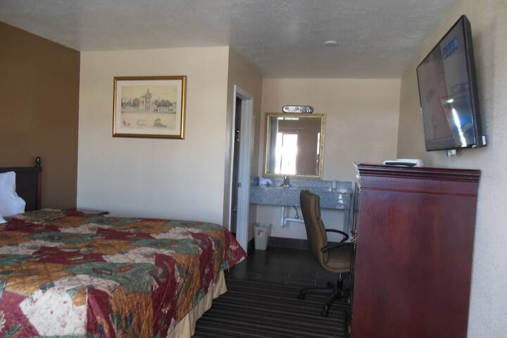 Room 26 of 48
