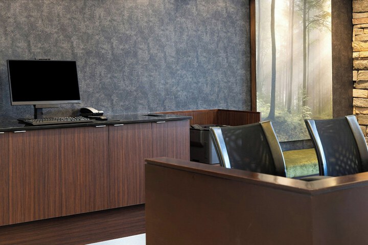 Fairfield Inn & Suites Springfield Northampton / Amherst