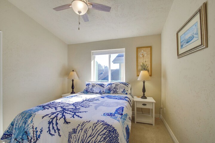 Quiet Waterfront Escape w / Hot Tub & Beach Access!