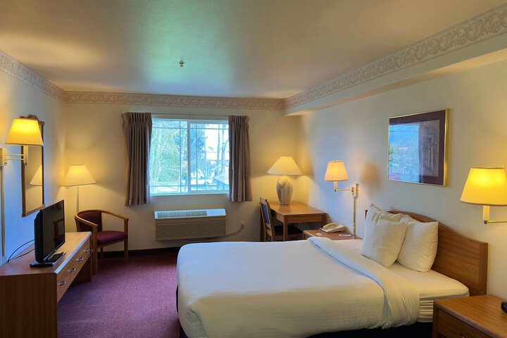 Peppermill Empress Inn