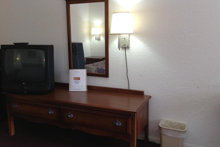 Room 21 of 30