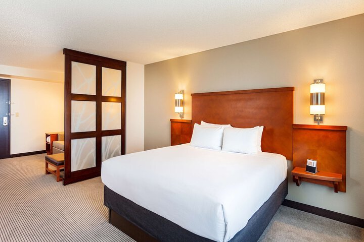 Room 10 of 25