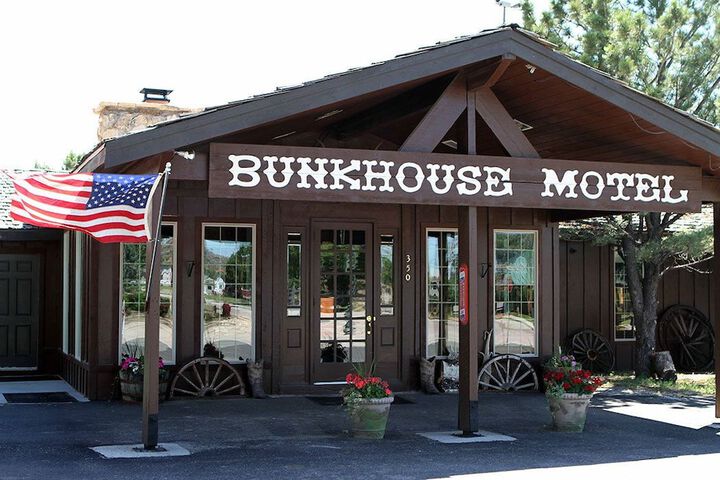 Bunkhouse Motel